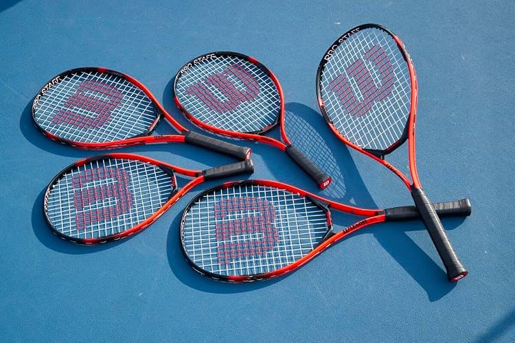 Wilson Pro Staff Precision - Raquetas de Tenis recreativas para jóvenes, Color Negro y Rojo