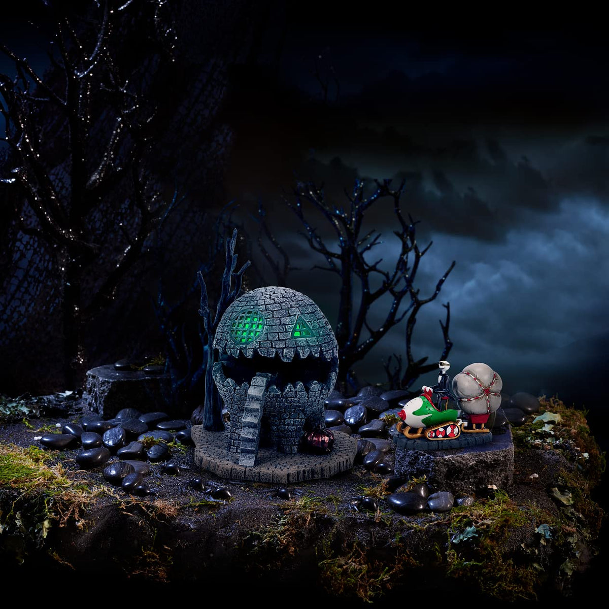 Department 56 Disney The Nightmare Before Christmas Village Accessories Figura de Gato en Trineo, 1.57 Pulgadas de Alto x 1.11 Pulgadas de Ancho x 2.5 Pulgadas de Largo, Multicolor