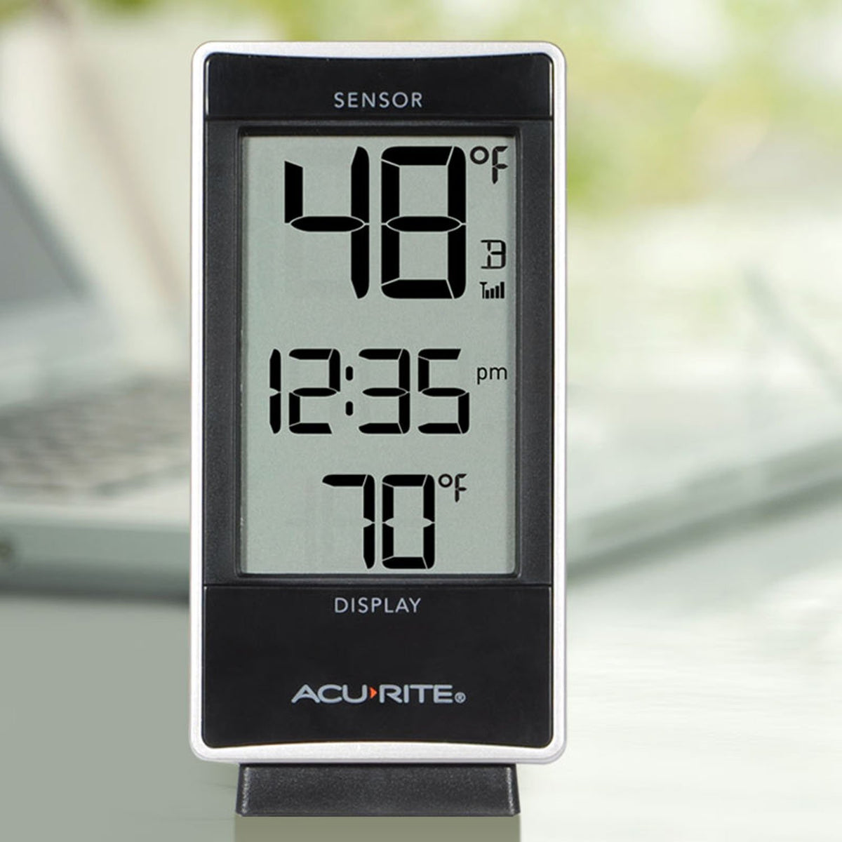 AcuRite 01090M Termómetro multisensor con 3 sensores de temperatura para interiores y exteriores