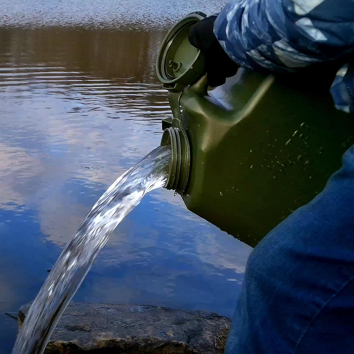 Scepter - Recipiente de Agua Militar sin BPA de 2.5 galones, Jarra de Agua de Grado alimenticio para Camping y Almacenamiento de Emergencia