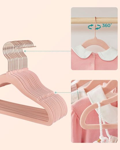 SONGMICS Perchas Infantiles, Juego de 50, Perchas de Terciopelo con Ganchos, Antideslizantes, para Ropa, Rosado Claro MCRF027P01