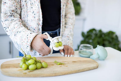 Ubbi Cortador de Uva para Niños, Cortador de Frutas y Verduras Seguro y Fácil de Usar