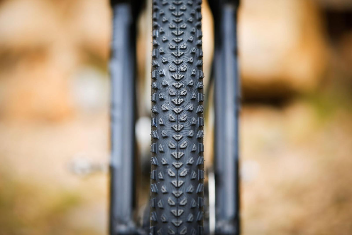 Continental Dubnital - Neumático para bicicleta de montaña sin cámara - Rápido y agarre en terrenos duros - E25 Ebike clasificado -
