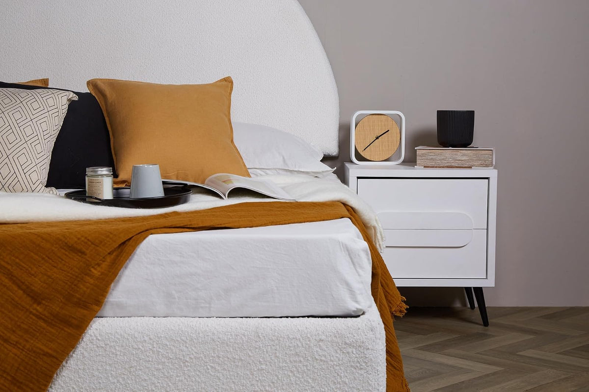 Buró Color Blanco con 2 Cajones, Soporte Metálico y Estructura de Madera MDF.