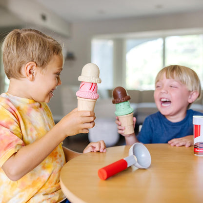 Melissa & Doug Juego de Cono Magnético para Servir y Apilar Bolas de Helado, Comida de Juguete, Estimula la Interacción Social (8 Piezas) - Certificados FSC