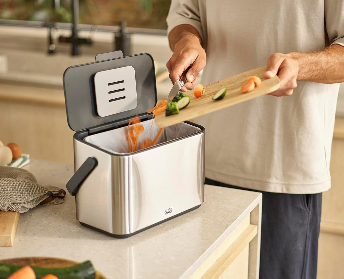 Joseph Joseph Collect cubeta de compostaje de Alimentos de Acero Inoxidable de 1.06 galones con asa, cubeta Interior extraíble y Almacenamiento de Forros de contenedor, Incluye Filtro de olores y 3
