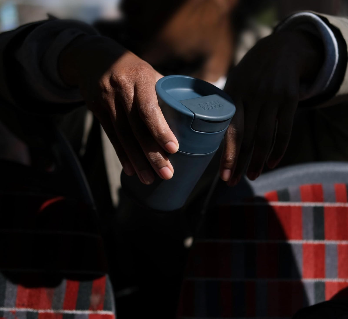 Joseph Joseph Sipp™ - Taza de viaje con tapa (340 ml, 1 unidad color azul