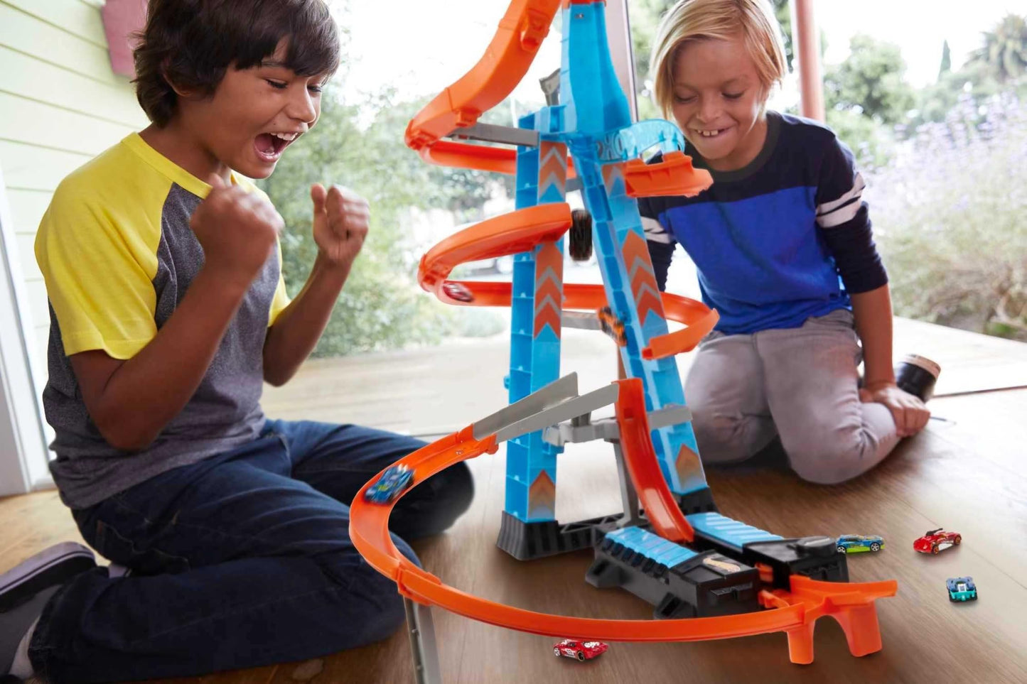 Hot Wheels Action, Torre de Choques en el Aire, Pista de Juguete para bebés a Partir de 5 años