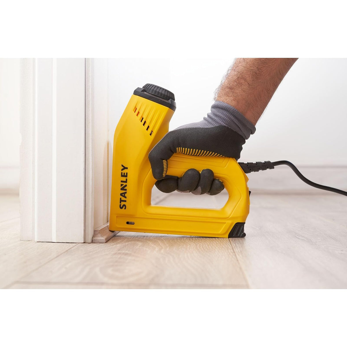 STANLEY Engrapadora y Clavadora Eléctrica, 110V, 2 Modos, TRE550Z