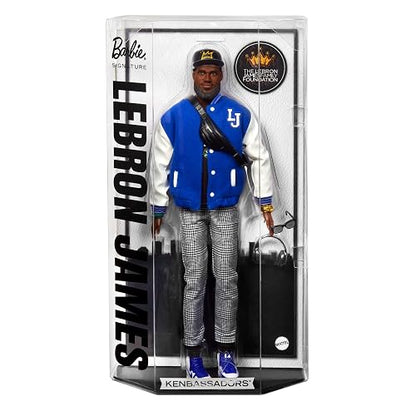 Barbie Signature Muñeco de Colección Ken Lebron James | Línea Kenbassadors; chaqueta de aviador con el número 23 y pantalones a cuadros