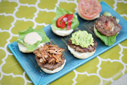 Shape+Store Burger Master Sliders 10 en 1 Innovador recipiente para prensa de hamburguesas y congelador