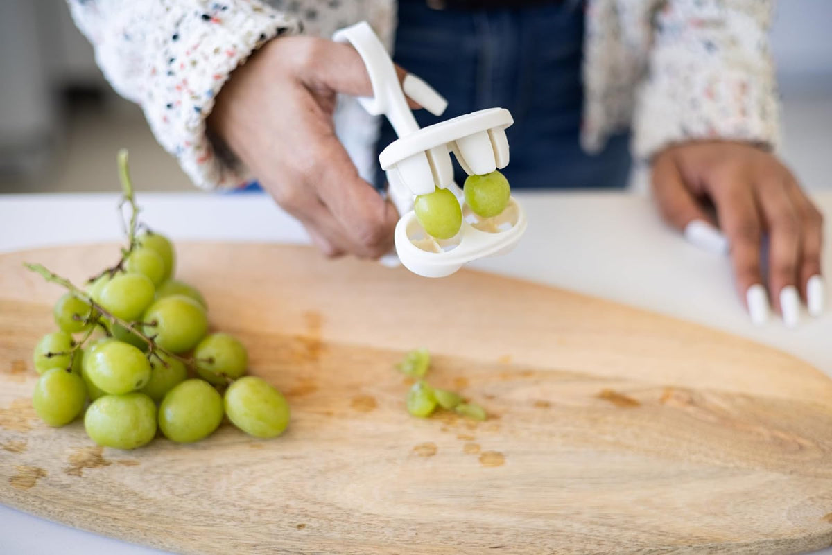 Ubbi Cortador de Uva para Niños, Cortador de Frutas y Verduras Seguro y Fácil de Usar