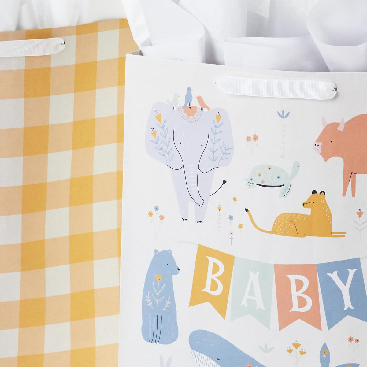 Hallmark Bolsas de regalo extra grandes de 15 pulgadas con papel de seda (2 bolsas: animales de bebé, cuadros amarillos) para baby shower, primer cumpleaños, fiestas de revelación de género