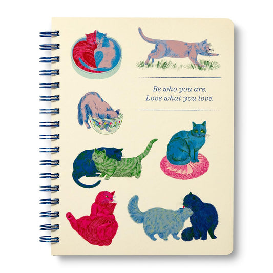 Spiral Notebook: Be Who You Are. Love What You Love. | Tema de gatos, 192 páginas rayadas, 7x9.25 pulgadas, cubierta papel metálico