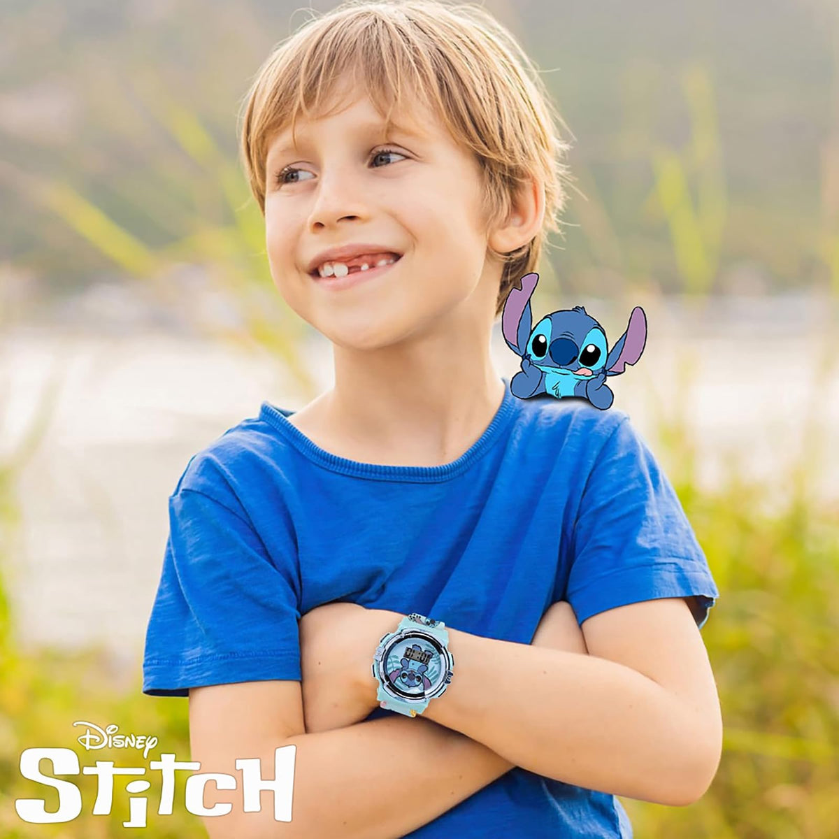 Accutime Disney Lilo and Stitch Blue Digital LCD Reloj de pulsera para niños, niñas, niños pequeños con correa gráfica multicolor (modelo: LAS4019AZ), Azul/Patchwork, Reloj de pulsera digital