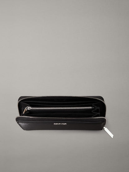 Calvin Klein Cartera para Mujer