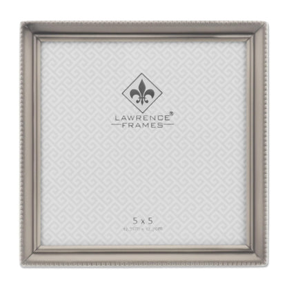 Lawrence Frames Marco de Fotos Triple con Bisagra, Latón Antiguo - Peltre - 12,7 x 12,7 cm (5x5 pulg.)