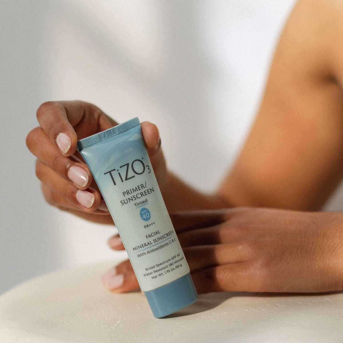 TiZO 3. Protector solar 100% mineral SPF40 con color, textura sedosa y acabado mate.