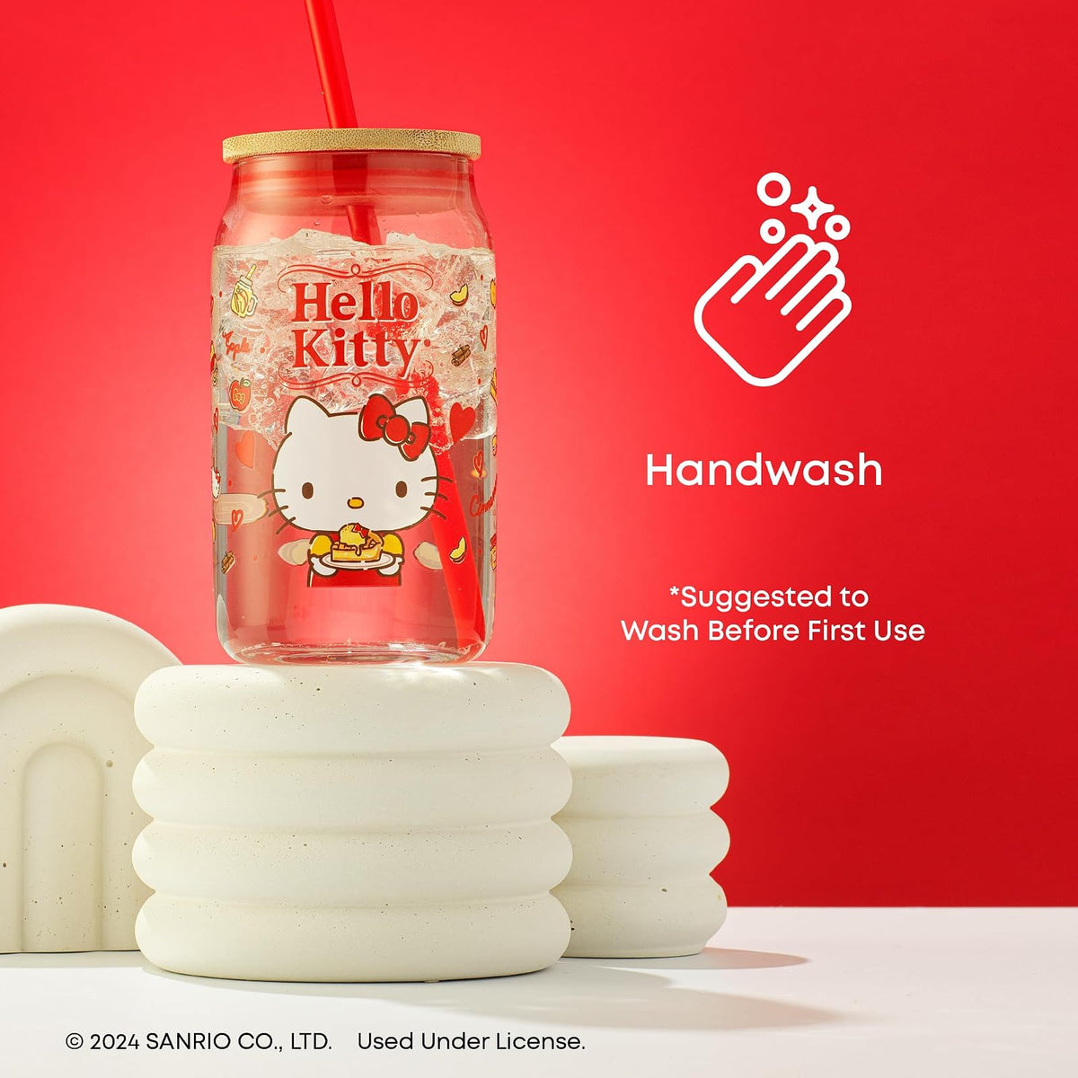 JoyJolt Sanrio - Vaso de vidrio con sabor favorito de Hello Kitty and Friends con tapa de bambú y popote, a prueba de fugas, taza transparente de 16 onzas con forma de lata de soda con Hello Kitty