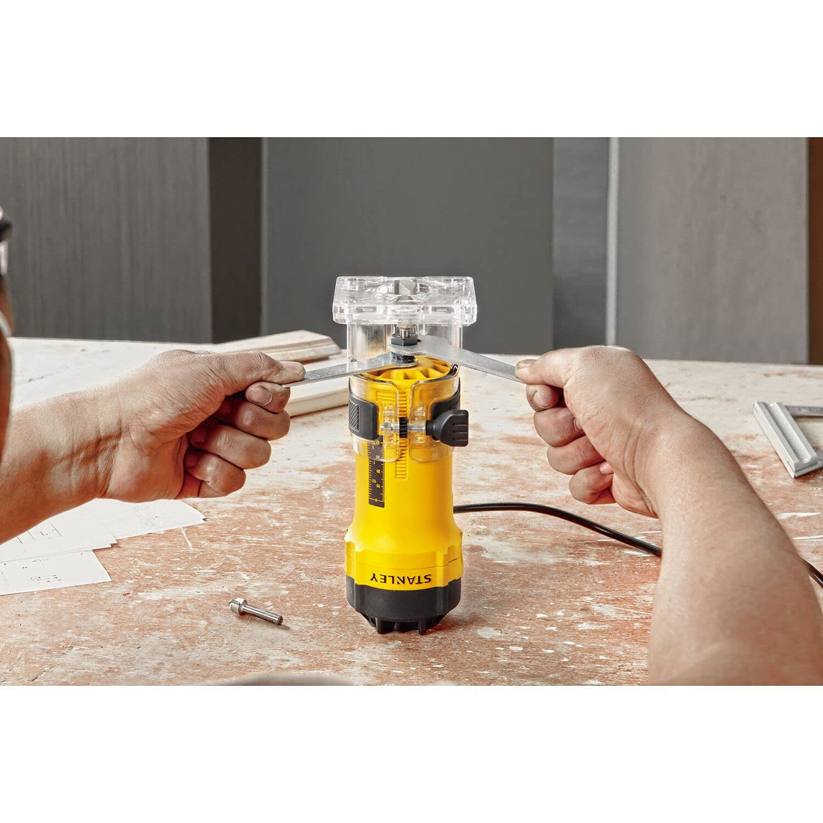 STANLEY Fresadora Eléctrica Base Fija 1/4" (6mm), Rebajadora y Rebordeadora, Metal y Plástico, 550W, ST55