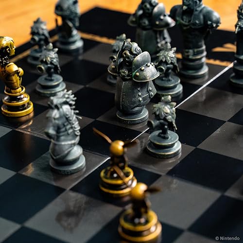 The Legend of Zelda Collector's Chess Set, Juego de Estrategia Link vs. Ganondorf, 32 Piezas Personalizadas de héroe y Villano, Juego de Mesa clásico para fanáticos de Zelda, con Licencia Oficial de