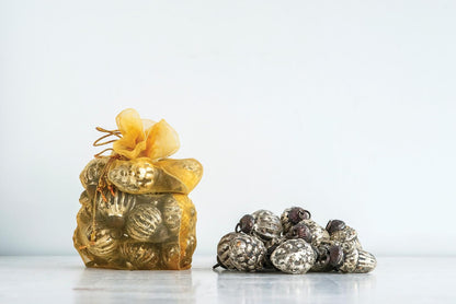 Creative Co-Op - Adornos de Vidrio de Mercurio en Relieve en Bolsa de Organza, Gris Envejecido, Juego de 36