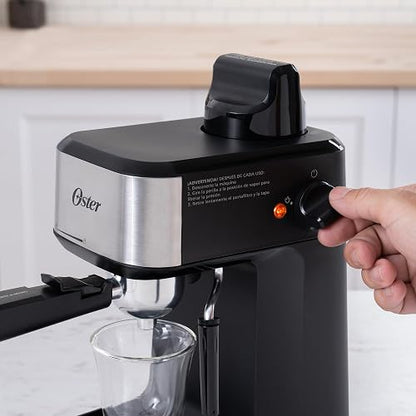 Oster Cafetera para Espresso y Cappuccino con Jarra de Vidrio | Tubo de vapor para espumar leche, con perilla de control, incluye cuchara medidora/aplanador, BVSTEM330