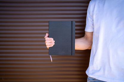 Moleskine - Cuaderno clásico, cubierta suave, XL (7.5 x 9.5 pulgadas), liso/blanco