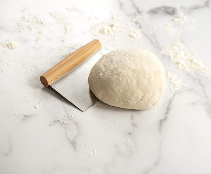 Nordic Ware - Cortador de masa con mango de madera de haya, hoja de acero inoxidable