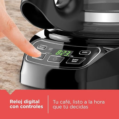 Black+Decker Cafetera Programable 12 Tazas con Filtro Permanente, CM1110B | Panel digital para programar la hora de tu café con sistema de goteo Vortex y jarra de vidrio