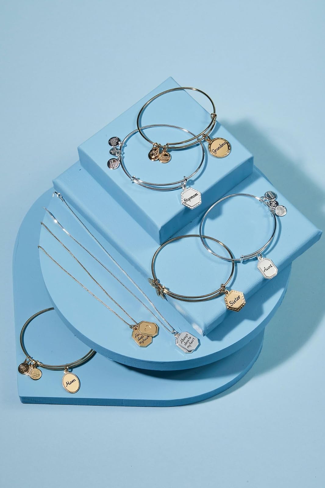 Alex and Ani Because I Love You - Pulsera de Alambre expandible para Mujer, Abalorios significativos, 2 a 3.5 Pulgadas