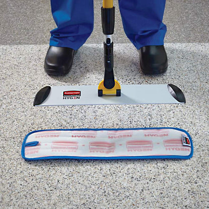 Rubbermaid Commercial Products HYGEN - Marco de Microfibra de conexión rápida de 18 Pulgadas, Color Plateado para Limpieza de Suelos/Profesionales/industriales para Limpieza de Suelos/trapeadores