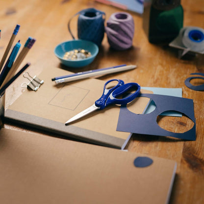 Fiskars - Tijeras para estudiantes de 7 pulgadas para niños de 12 a 14 años (paquete de 3), tijeras para la escuela o manualidades, suministros de regreso a la escuela, morado, azul y turquesa