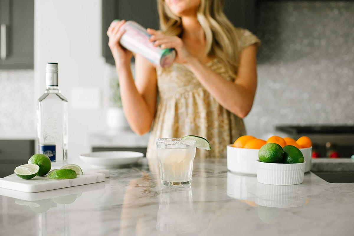 Simple Modern Coctelera con Tapa Medidora | Regalos De Acero Inoxidable Para Mujeres & Hombres | Classic Shaker Colección | 590ml | Sea Glass Sage