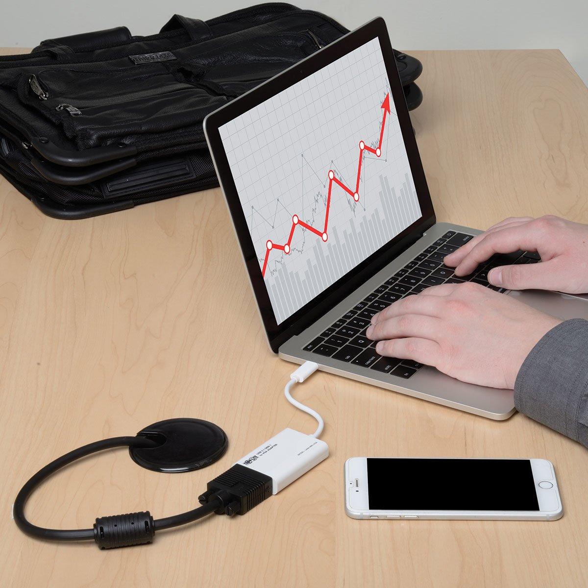 Tripp Lite U444-06N-VGA Adaptador de USB 3.1 Gen 1 USB-C a VGA (M/H), Compatible con Thunderbolt 3, 2048 x 1152 (1080p)