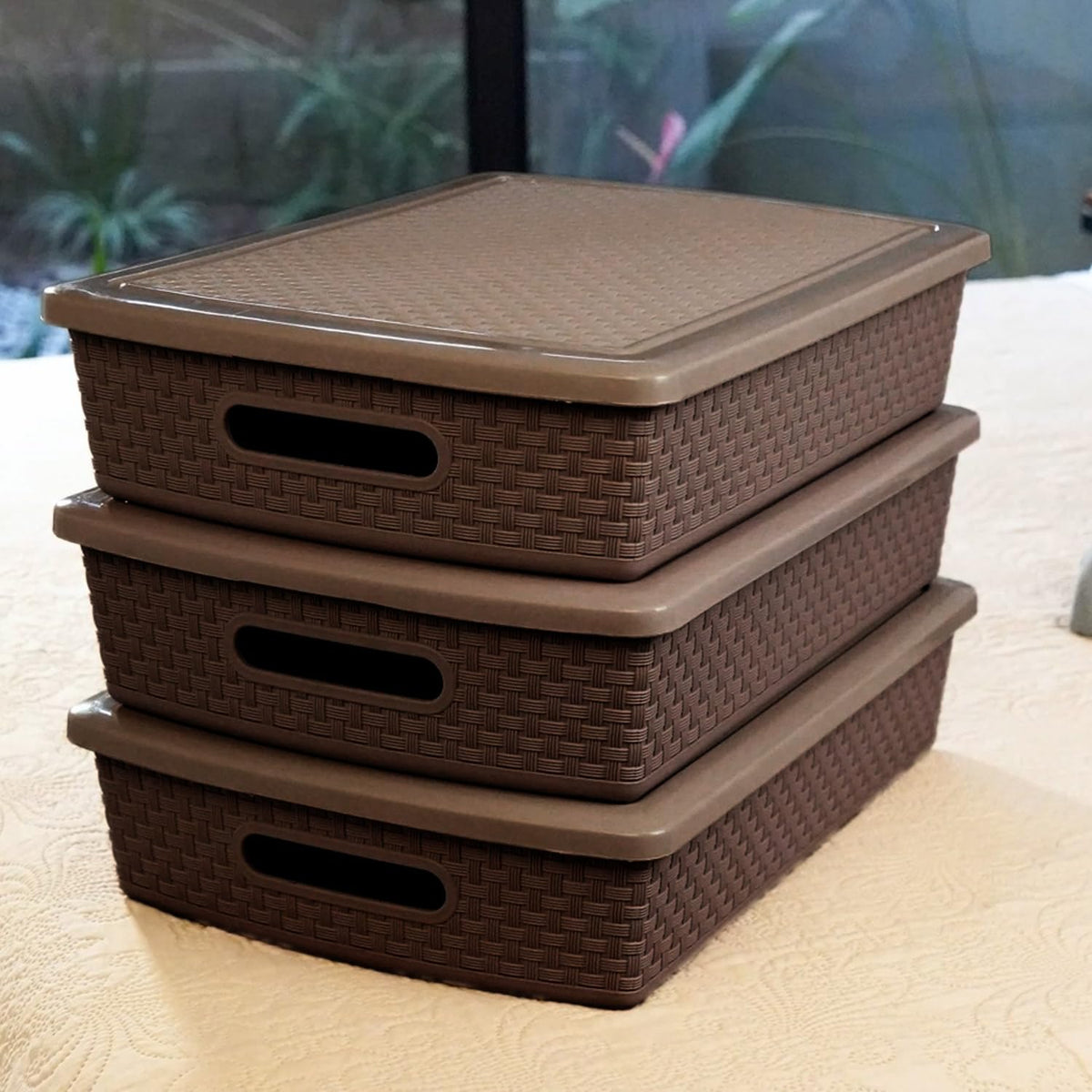 Guateplast - Set de 3 Cestas Plásticas Rectangulares de 12 Litros | Contenedores Plásticos para Organizar el Hogar | Organizadores | Cajas de Plástico | Color Chocolate