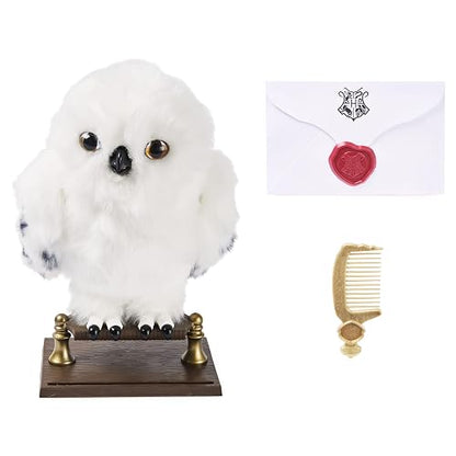 Wizarding World, Lechuza de Harry Potter Hedwig Interactiva con más de 15 Sonidos y Movimientos y sobre de Hogwarts, Juguetes para niños a Partir de 5 años