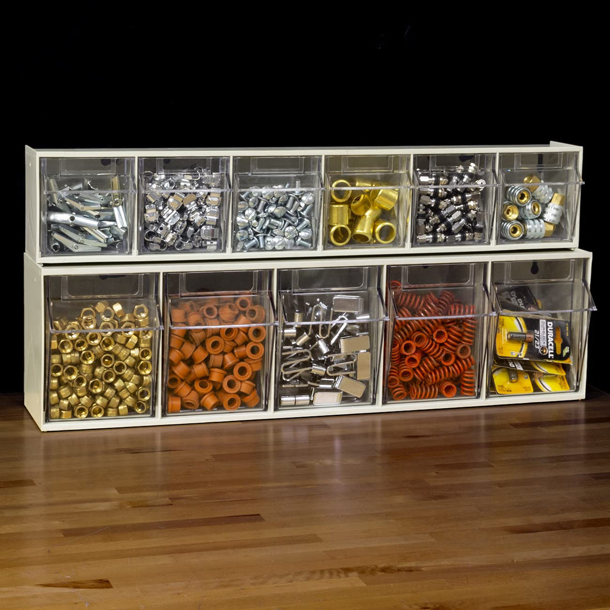 Akro-Mils 06702 TiltView - Sistema de almacenamiento horizontal de plástico con dos cubos de basura