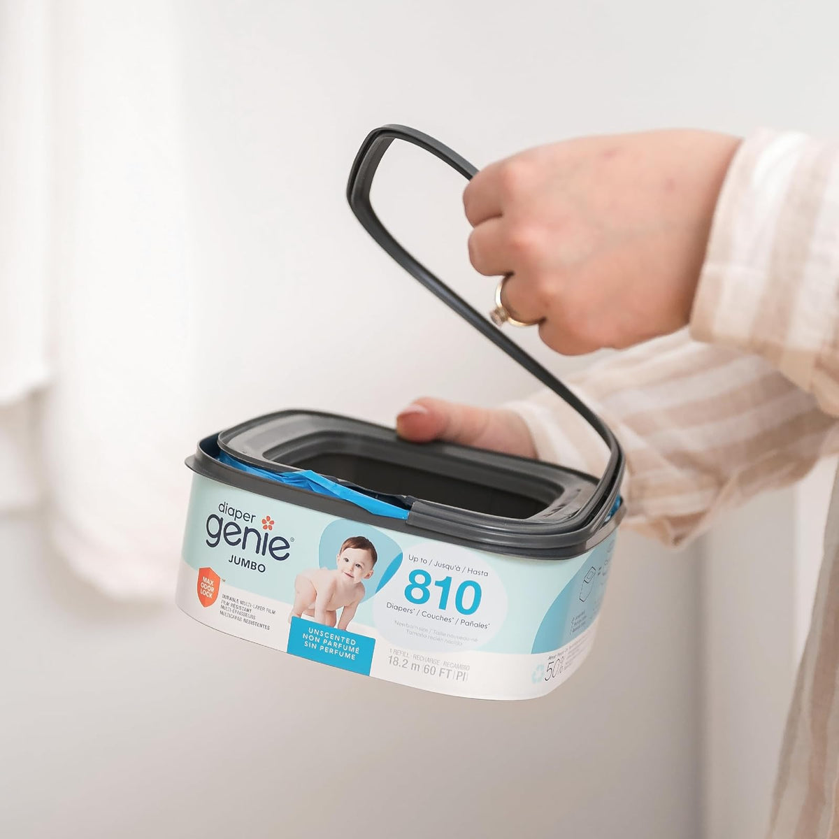 El recambio cuadrado Diaper Genie Jumbo con película continua | Puede contener hasta 810 pañales tamaño recién nacido.