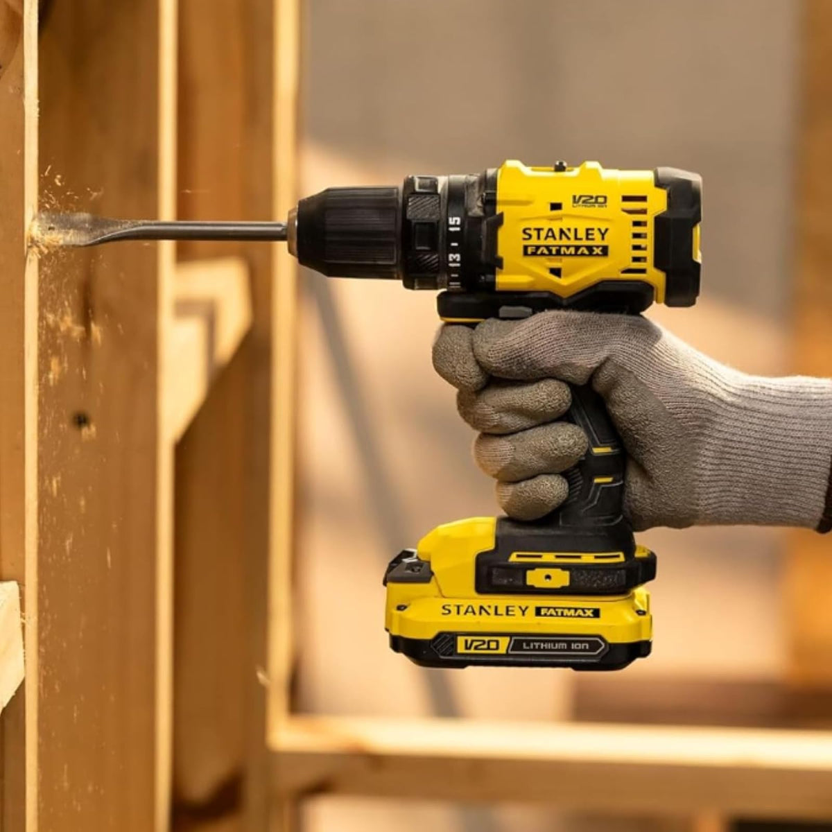 STANLEY Taladro Atornillador Inalámbrico 1/2'' (13mm) 20V MAX SCD701D2K con 2 Baterías, Cargador y Maleta – Potencia, Autonomía y Portabilidad, SCD701D2K-B3