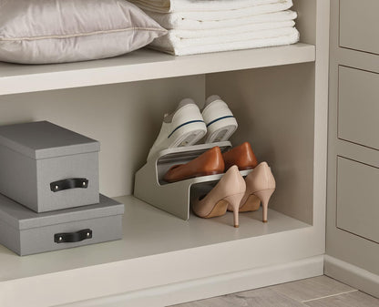 Joseph Joseph Shoe-In - Organizador Compacto de 2 Niveles para Ahorrar Espacio, con Capacidad para Hasta 3 Pares, Color Crudo