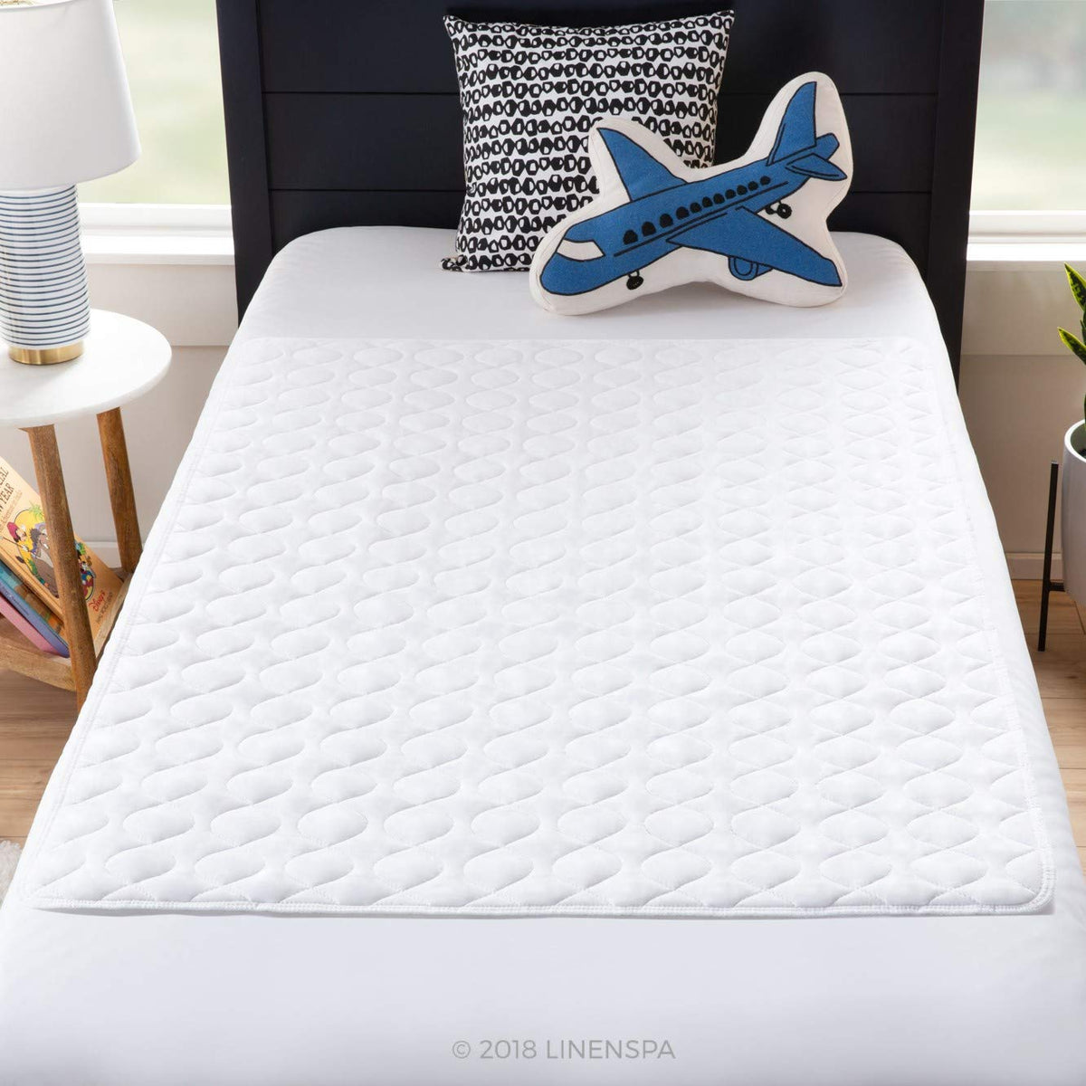Linenspa - Protector de Sábanas y Colchón 100% Impermeable - Antiderrapante y Altamente Absorbente - Lavable a Máquina - Acolchado y Suave - 86 x 132 cm