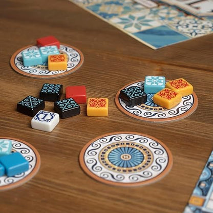 Asmodee Azul: Juego de Mesa y Estrategia - 2 a 4 Jugadores - Edad Recomendada 8 Años en Adelante - Estrategia Abstracta - Azulejos - Unisex - Multicolor