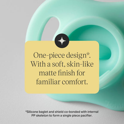 Tommee Tippee Chupón Ultra-Light StayPut, 0-6 Meses, Paquete de 4 | Diseño de Silicona de Una Pieza, Se Mantiene en la Boca del Bebé, Chupón Libre de BPA