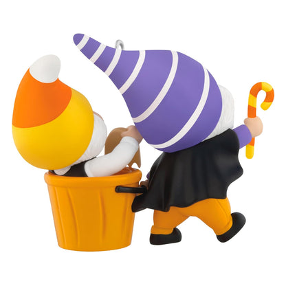 Hallmark - Adorno de Recuerdo de Halloween 2025, Gnothing But Treats, Decoraciones de Halloween