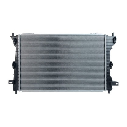 Radiador TYC 2157 Compatible con Ford Crown Victoria 1998-2002 | Sustituye a F8VZ 8005 BA 670 9394 431393 CU2157 8012157 221-9029 FO3010106. Reemplazo de grado OE.