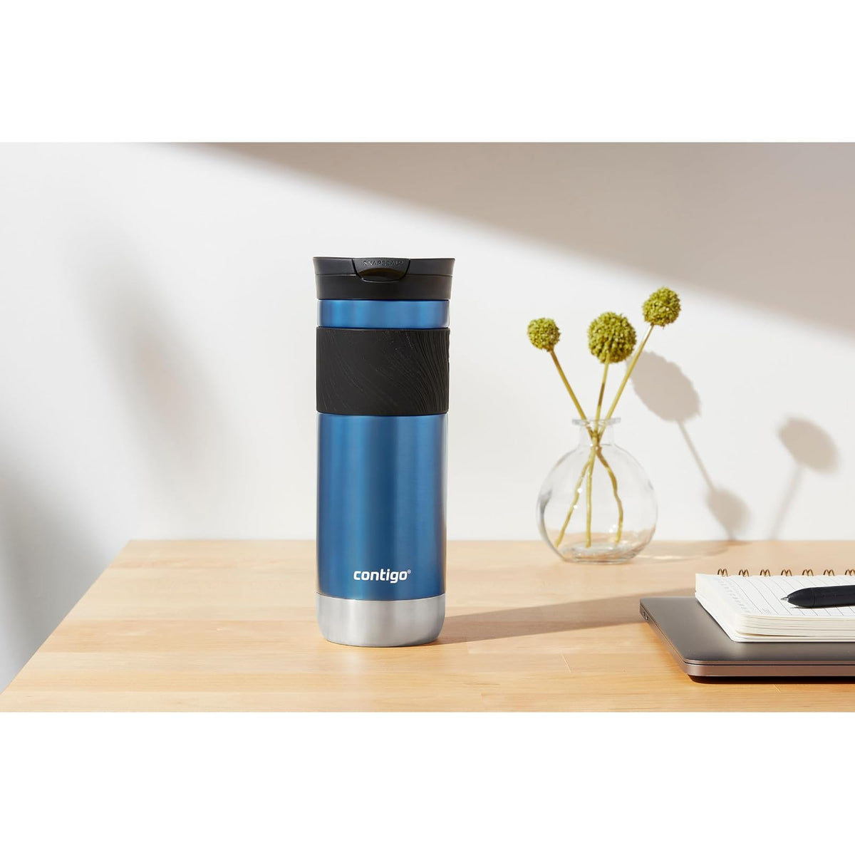 Contigo SNAPSEAL - Taza de viaje de acero inoxidable con agarre (20 oz), color azul maíz transparente satinado y bayas medianoche