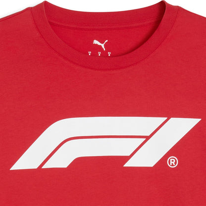Puma F1 ESS Logo tee 180g Tees Hombre | Logotipo F1® en la parte delantera, logotipo de Puma en la manga, cuello redondo, producto oficial PUMA x F1, manga corta