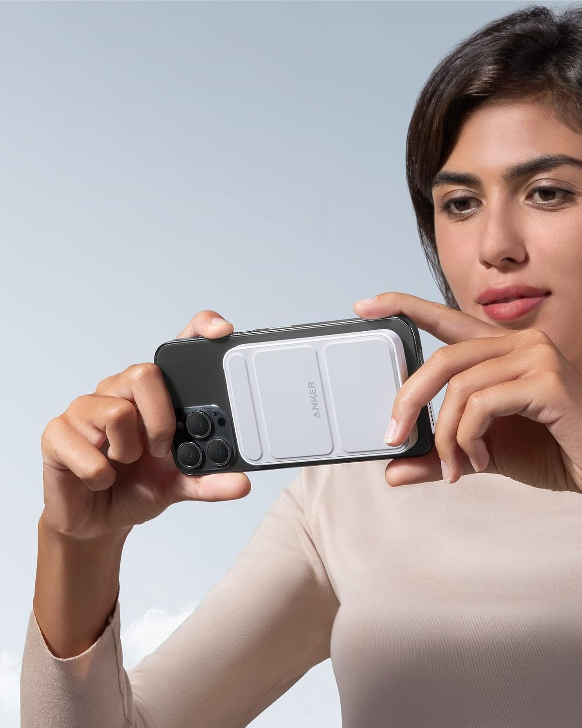 Anker - Batería magnética (MagGo), Cargador portátil inalámbrico magnético Plegable de 5.000 mAh y USB-C para iPhone 15/15 Plus/15 Pro/15 Pro MAX, iPhone 14/13 Series (Blanco dolomita)