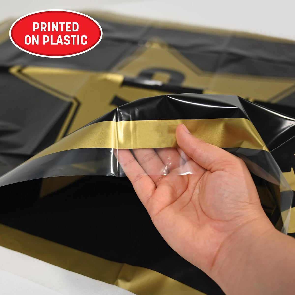 Beistle 2 fundas de plástico para puertas de entrada VIP para interiores y exteriores, decoración de fiestas nocturnas, 60 x 30 pulgadas, negro/dorado